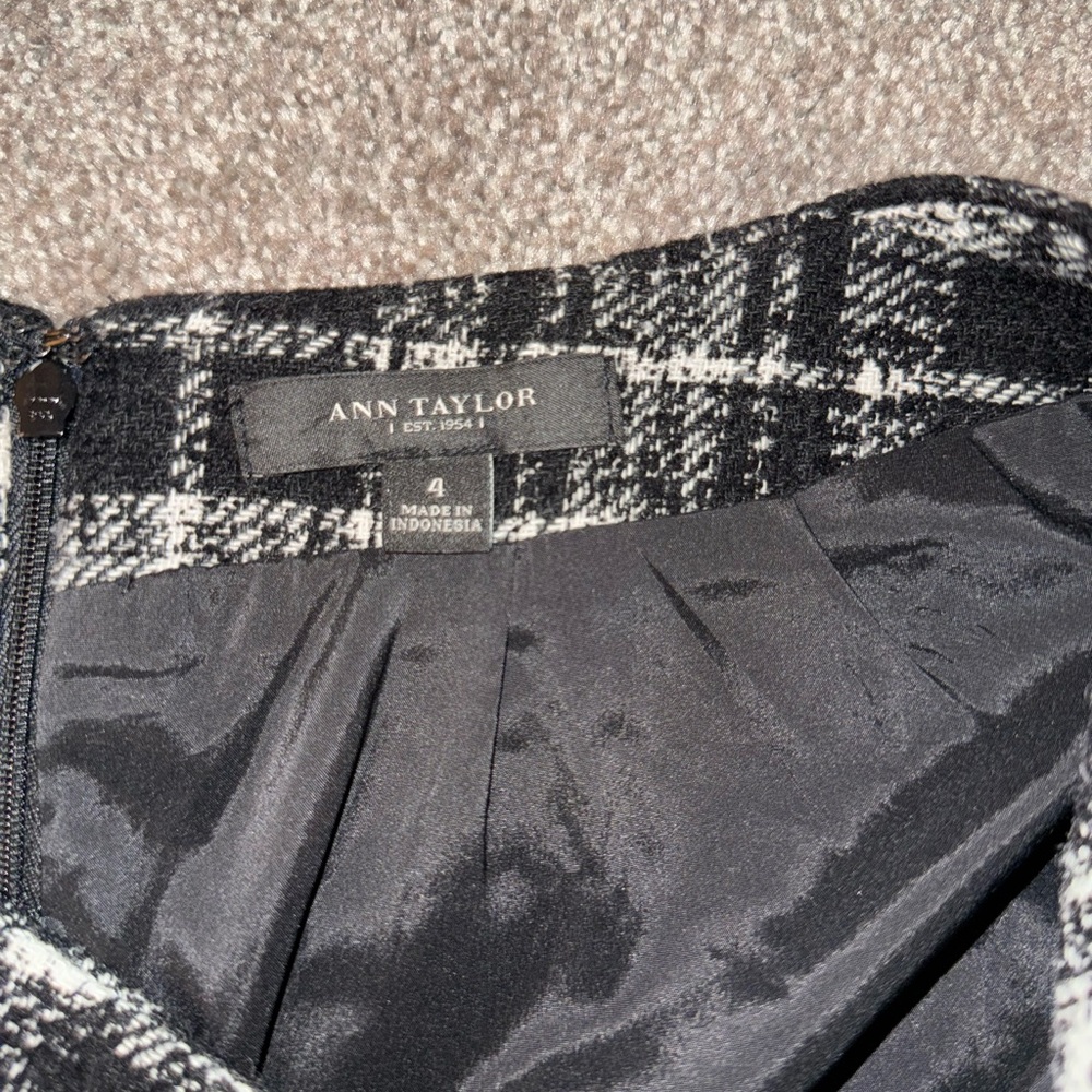 Ann Taylor Black and White Plaid mini Skirt - Picture 3 of 3